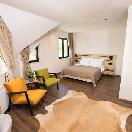 Pecina Stroga - Bjelica Winery 3* Sremski Karlovci