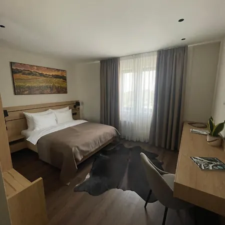 Pecina Stroga - Bjelica Winery Bed & Breakfast Sremski Karlovci