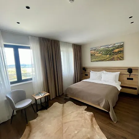 Pecina Stroga - Bjelica Winery Bed & Breakfast Sremski Karlovci
