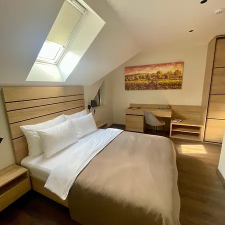 Pecina Stroga - Bjelica Winery Bed & Breakfast 3*